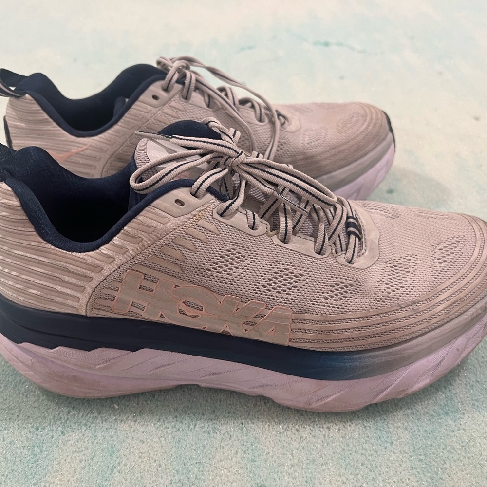 Hoka Bondi 6